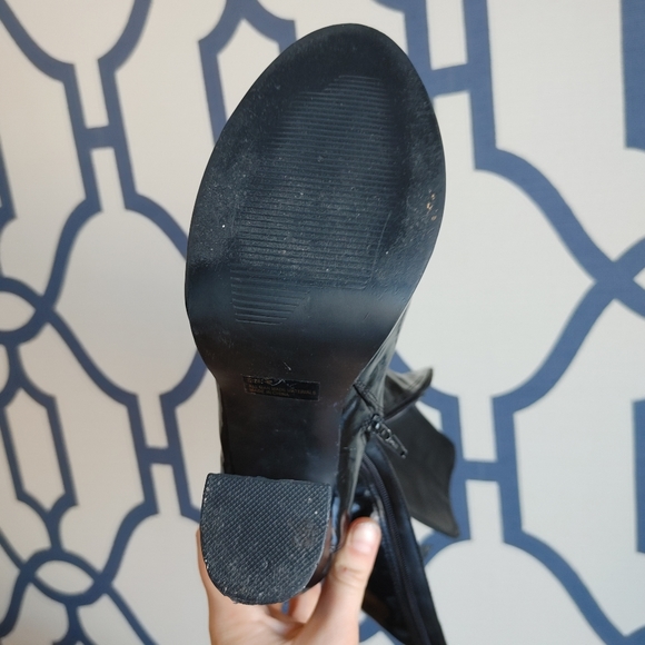 Ellie Easy Knee High Vinyl Platform Lace Up Boots - Picture 8 of 8